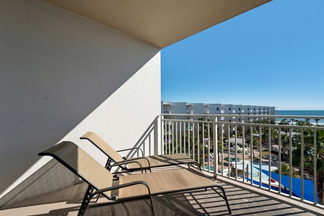 2 Condominium vacation rental located in Okaloosa Island 1