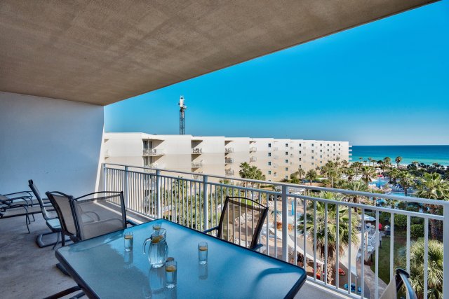 2 Condominium vacation rental located in Okaloosa Island 1