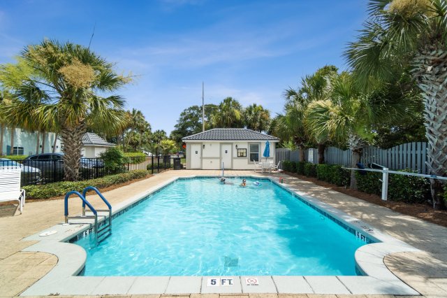 5 House vacation rental located in Destin 1