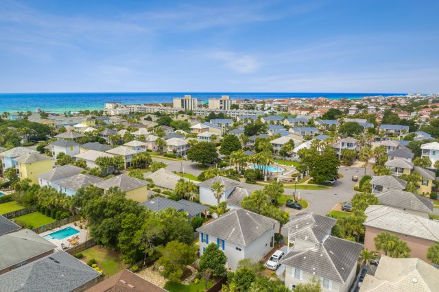 5 House vacation rental located in Destin 1