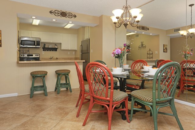 2 Condominium vacation rental located in Destin 1