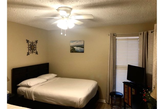 2 Condominium vacation rental located in Destin 1