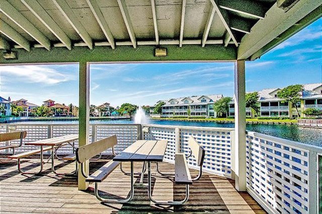 3 Cottage vacation rental located in Destin 1