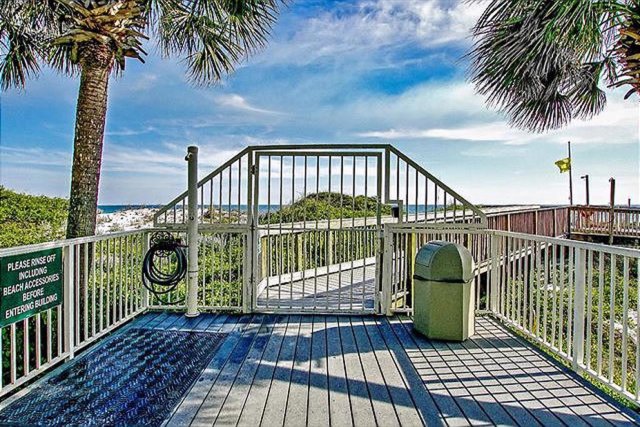 3 Cottage vacation rental located in Destin 1