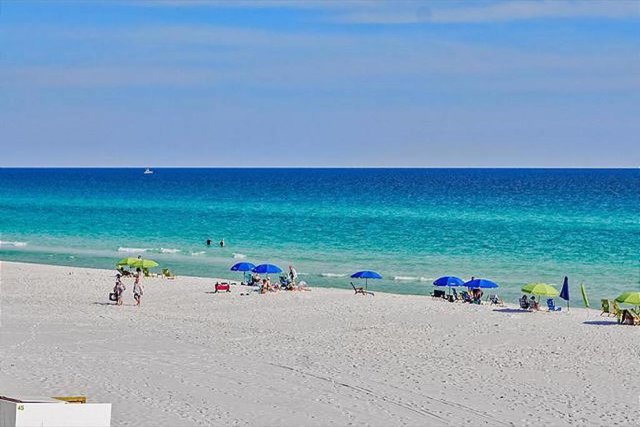 3 Condominium vacation rental located in Destin 1