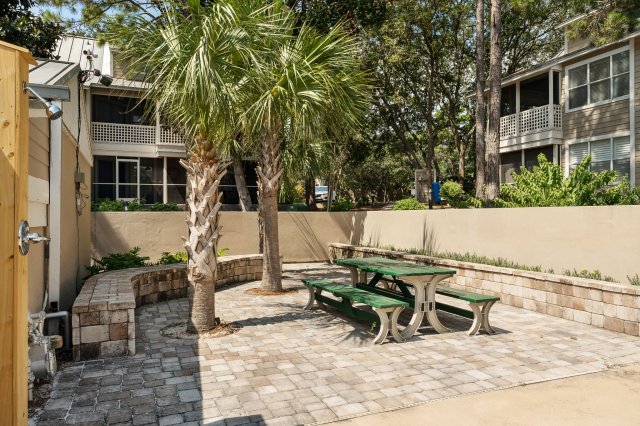 3 Condominium vacation rental located in Destin 1