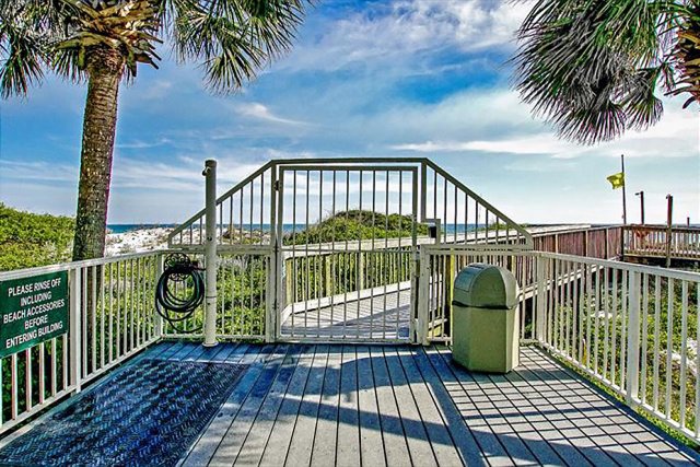 4 Villa vacation rental located in Destin 1