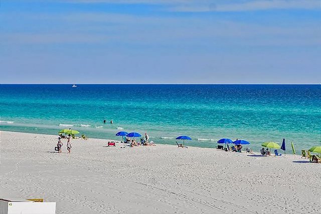 4 Villa vacation rental located in Destin 1