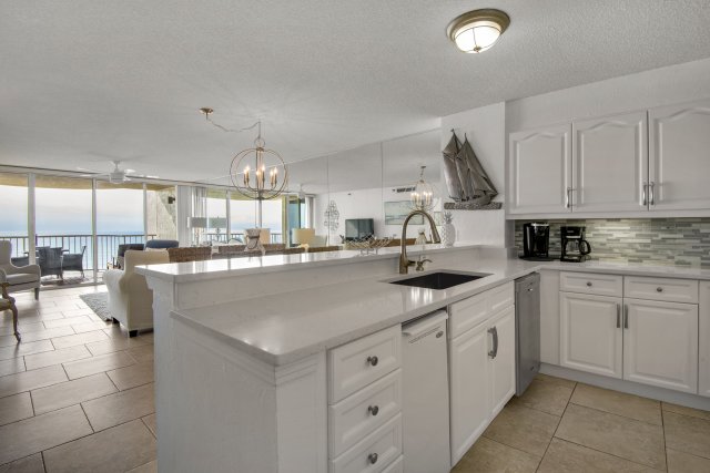 2 Condominium vacation rental located in Destin 1