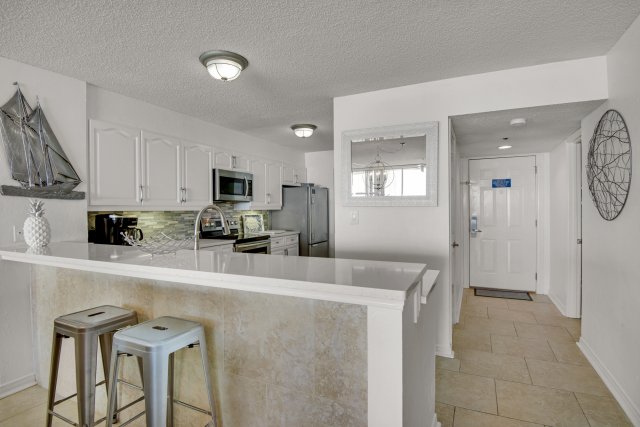 2 Condominium vacation rental located in Destin 1