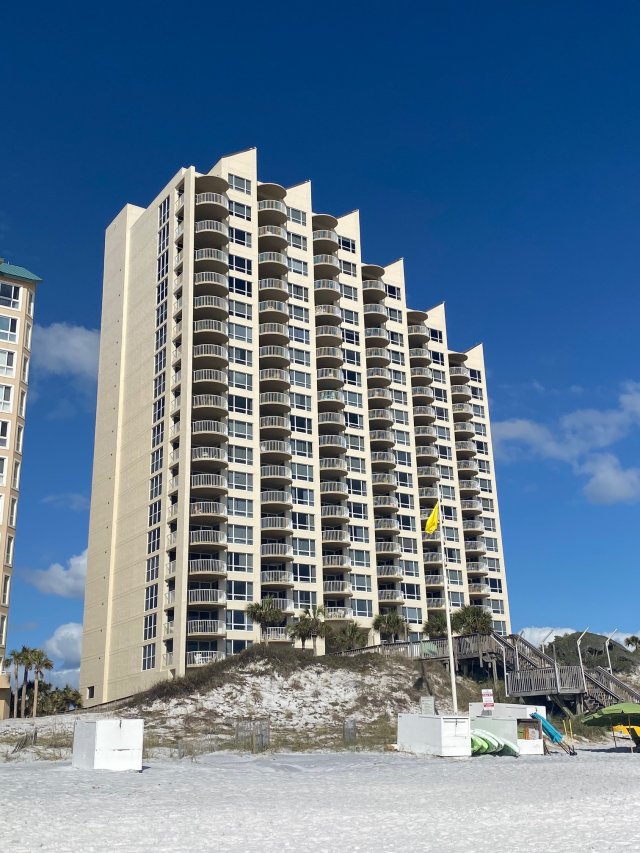 2 Condominium vacation rental located in Destin 1