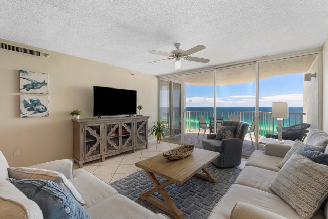 2 Condominium vacation rental located in Destin 1