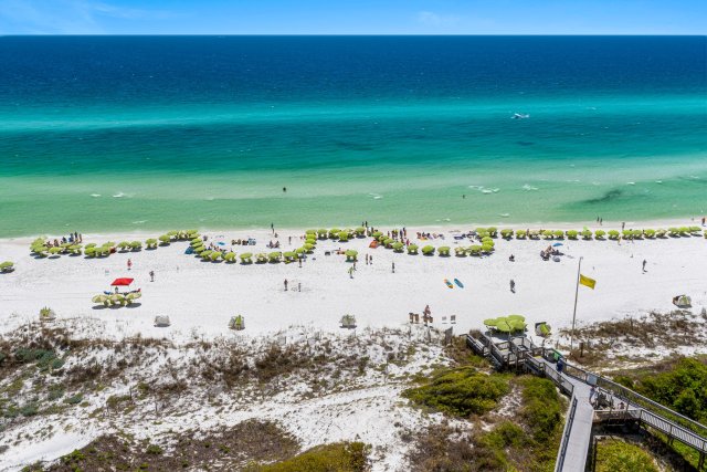 2 Condominium vacation rental located in Destin 1