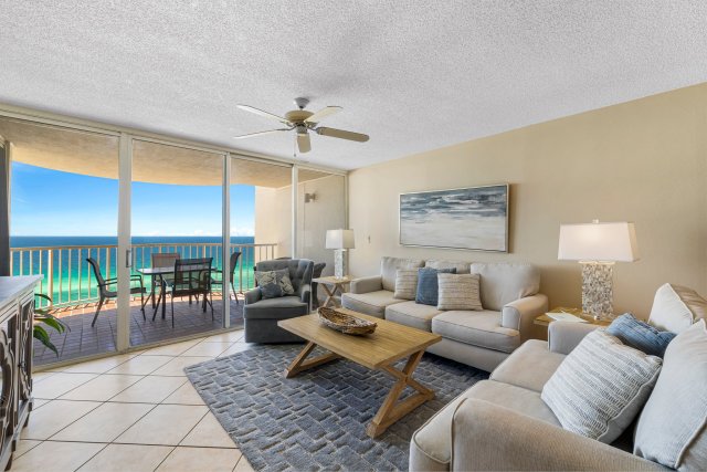 2 Condominium vacation rental located in Destin 1