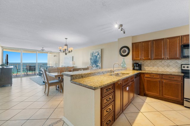 2 Condominium vacation rental located in Destin 1