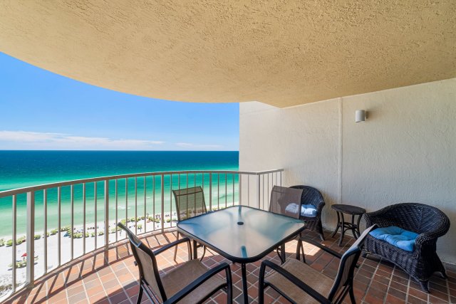 2 Condominium vacation rental located in Destin 1