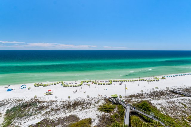 2 Condominium vacation rental located in Destin 1