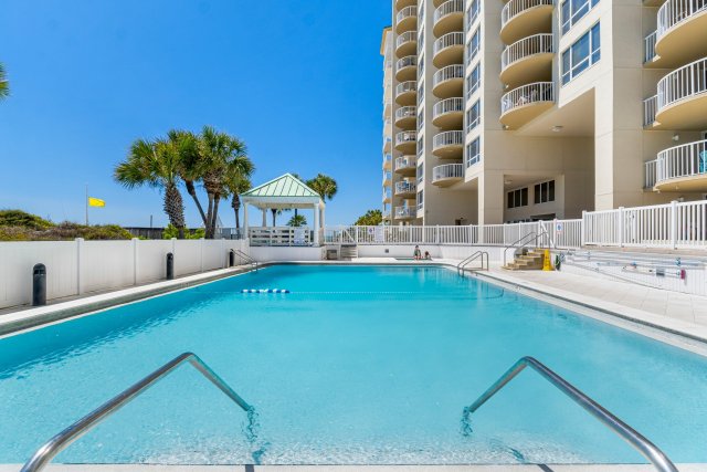 2 Condominium vacation rental located in Destin 1