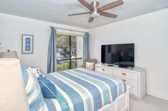 2 Condominium vacation rental located in Anna Maria Island 1