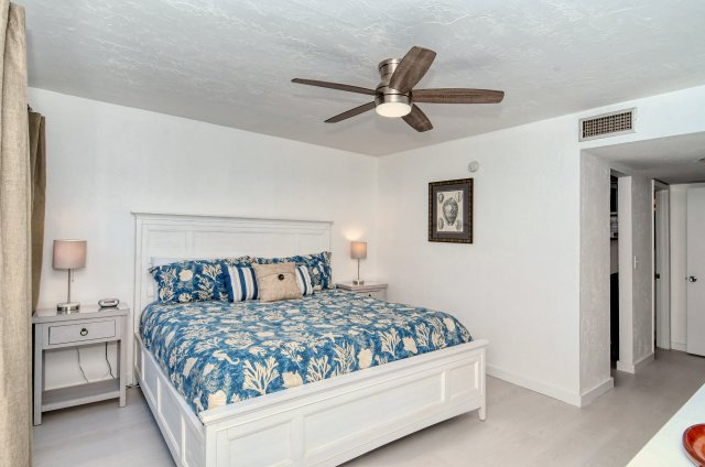 2 Condominium vacation rental located in Anna Maria Island 1