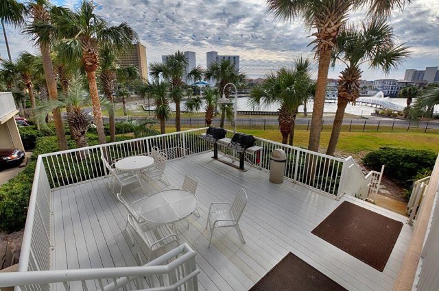 3 Condominium vacation rental located in Destin 1