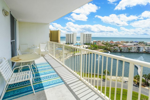 3 Condominium vacation rental located in Destin 1