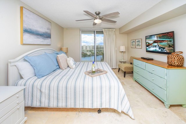 3 Condominium vacation rental located in Destin 1