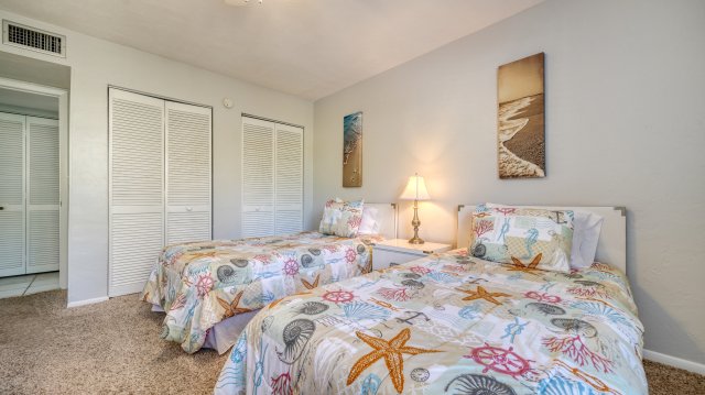 2 Condominium vacation rental located in Anna Maria Island 1