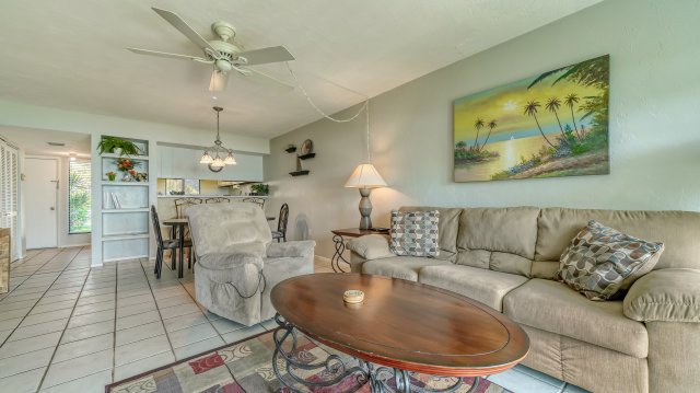 2 Condominium vacation rental located in Anna Maria Island 1