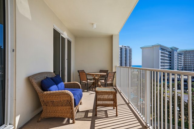 2 Condominium vacation rental located in Destin 1