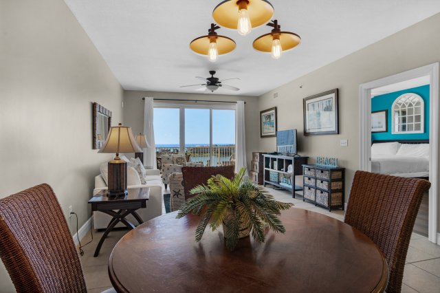 2 Condominium vacation rental located in Destin 1