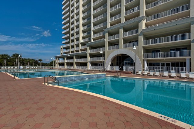 2 Condominium vacation rental located in Destin 1