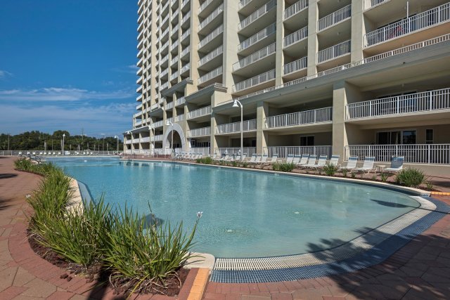 2 Condominium vacation rental located in Destin 1