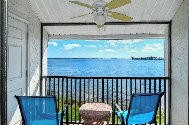 2 Condominium vacation rental located in Anna Maria Island 1