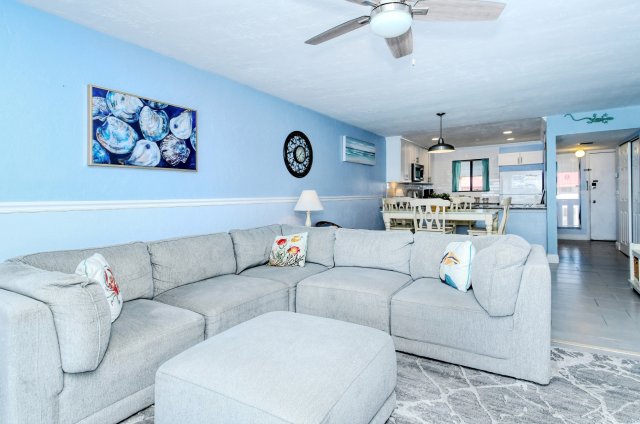 2 Condominium vacation rental located in Anna Maria Island 1