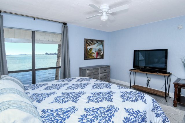 2 Condominium vacation rental located in Anna Maria Island 1