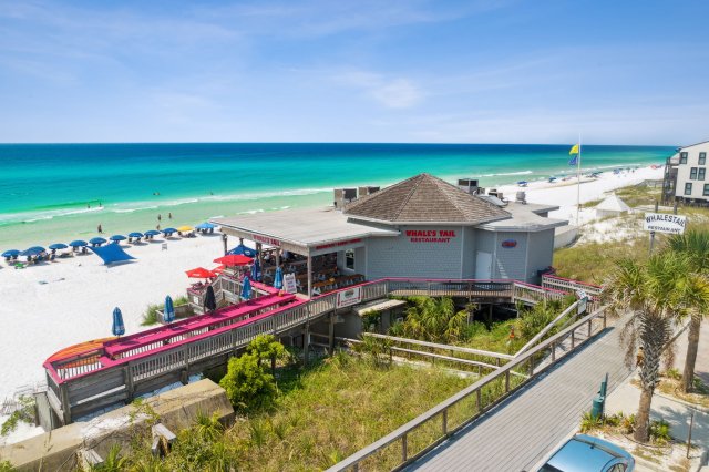 2 Condominium vacation rental located in Destin 1