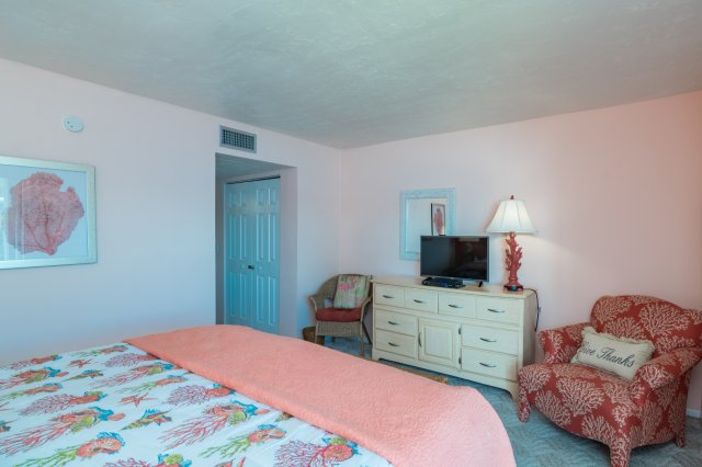 2 Condominium vacation rental located in Anna Maria Island 1