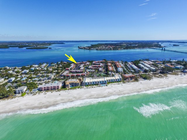 2 Condominium vacation rental located in Anna Maria Island 1