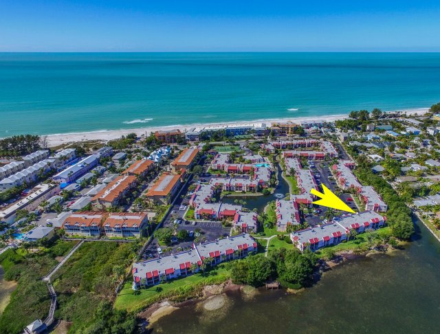 2 Condominium vacation rental located in Anna Maria Island 1