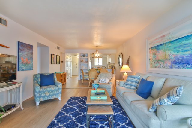 2 Condominium vacation rental located in Anna Maria Island 1