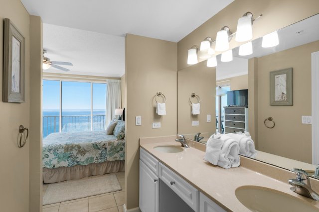 2 Condominium vacation rental located in Panama City Beach 1