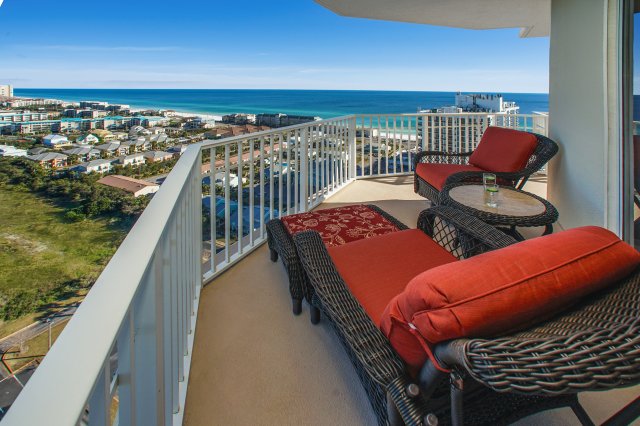 3 Condominium vacation rental located in Destin 1