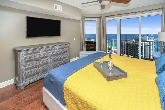 3 Condominium vacation rental located in Destin 1