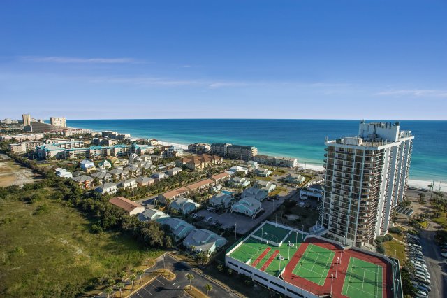 3 Condominium vacation rental located in Destin 1