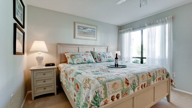 2 Condominium vacation rental located in Anna Maria Island 1