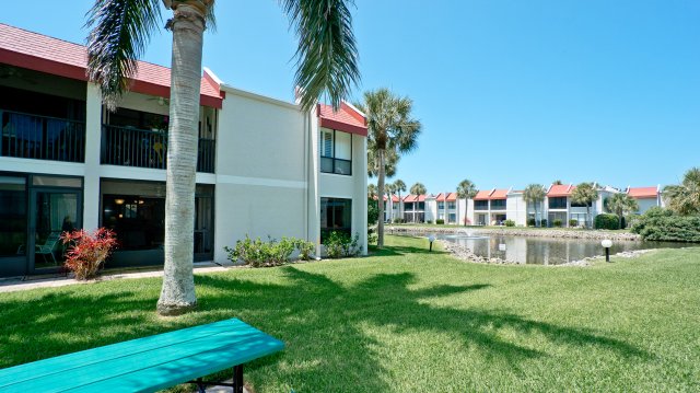 2 Condominium vacation rental located in Anna Maria Island 1