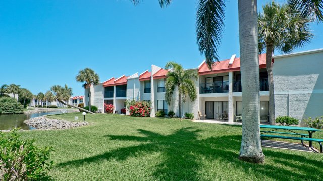 2 Condominium vacation rental located in Anna Maria Island 1