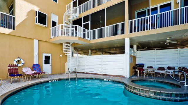 2 Condominium vacation rental located in Anna Maria Island 1