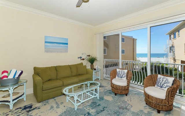 2 Condominium vacation rental located in Anna Maria Island 1